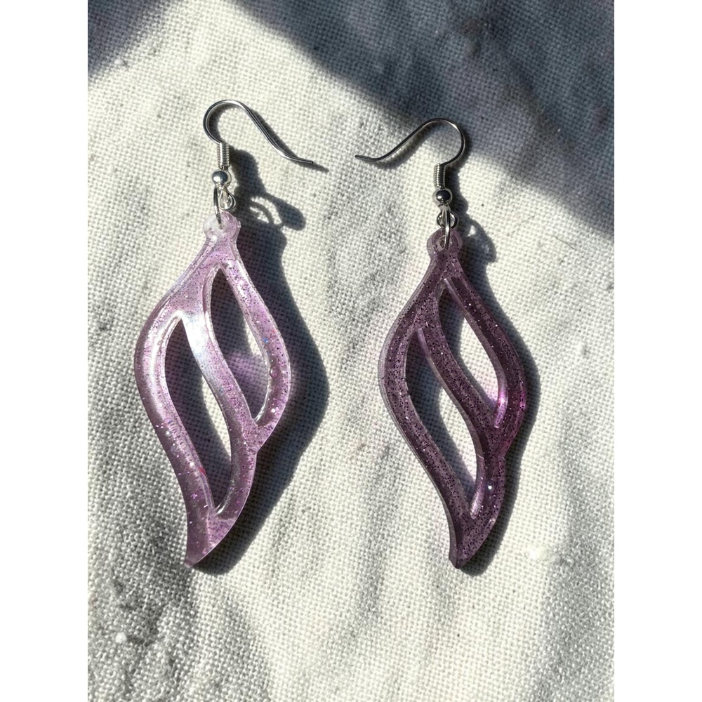 Handmade Lavender Leaf Resin Earrings - Picture 4 of 8